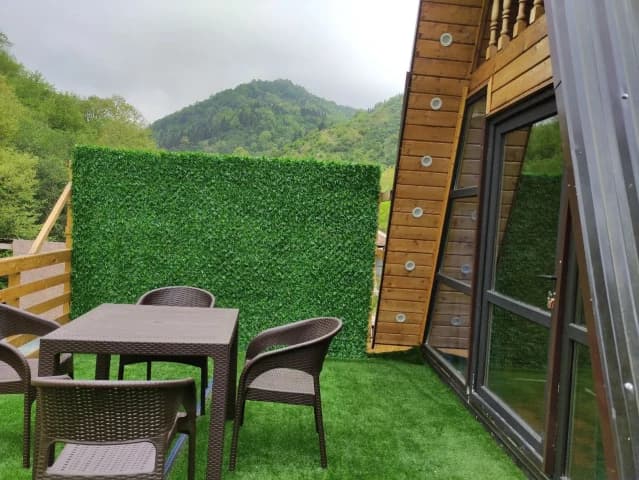اجاره کلبه سوئیسی جنگلی اسب‌ سفید